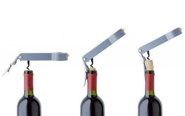 Các cách mở rượu vang không cần dụng cụ đơn giản nhất